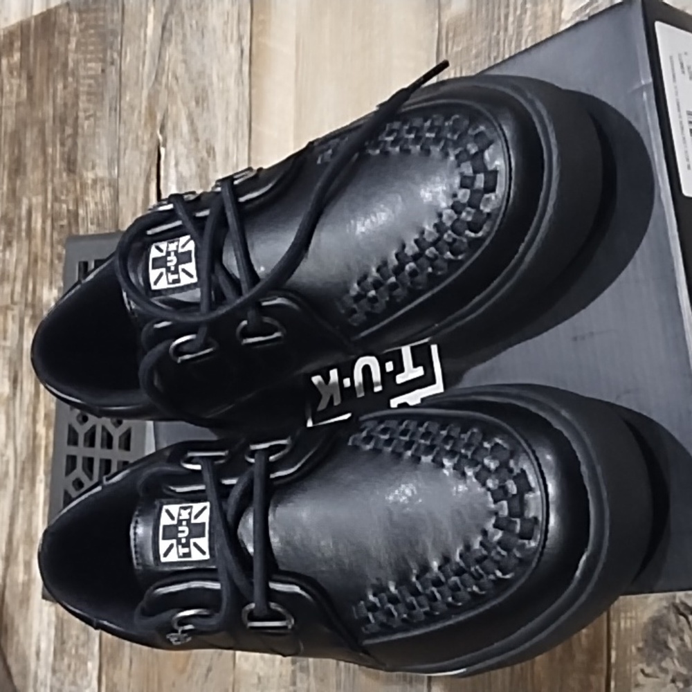 T.U.K. US men's sz 9